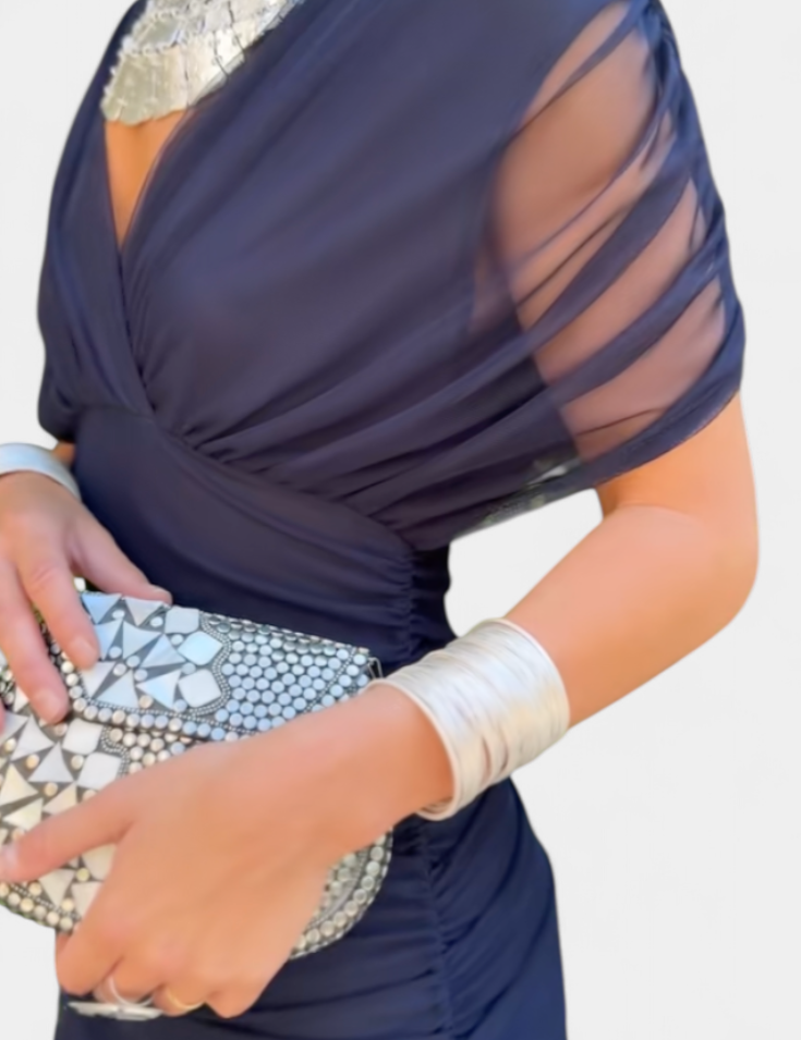 Arantxa - Vestido elegante con escote en V