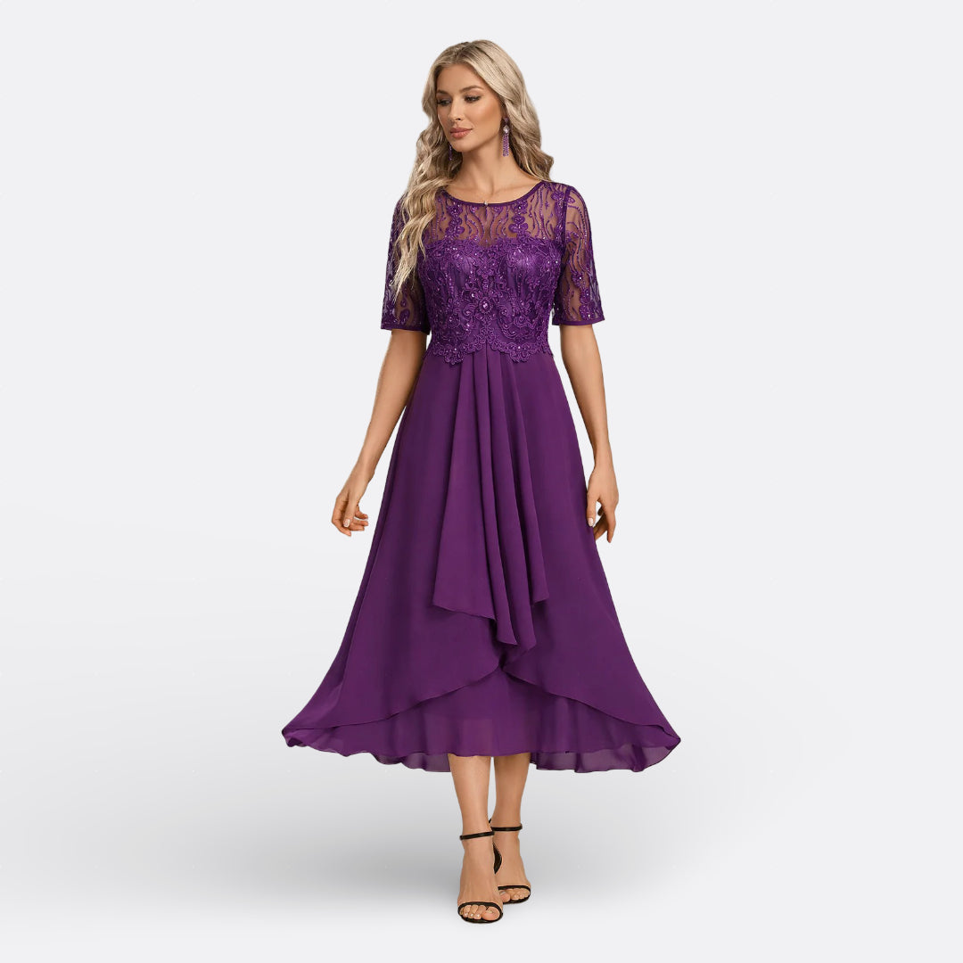 Abril - Vestido de Encaje y Manga Corta