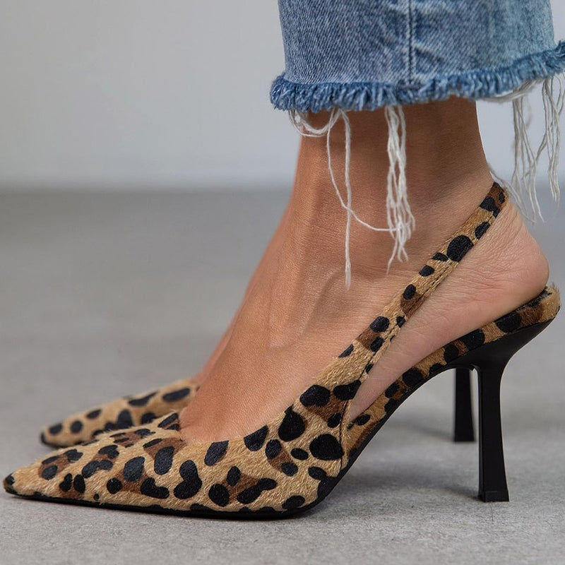Bruna - Zapatos de tacón color caqui con estampado de leopardo y punta afilada
