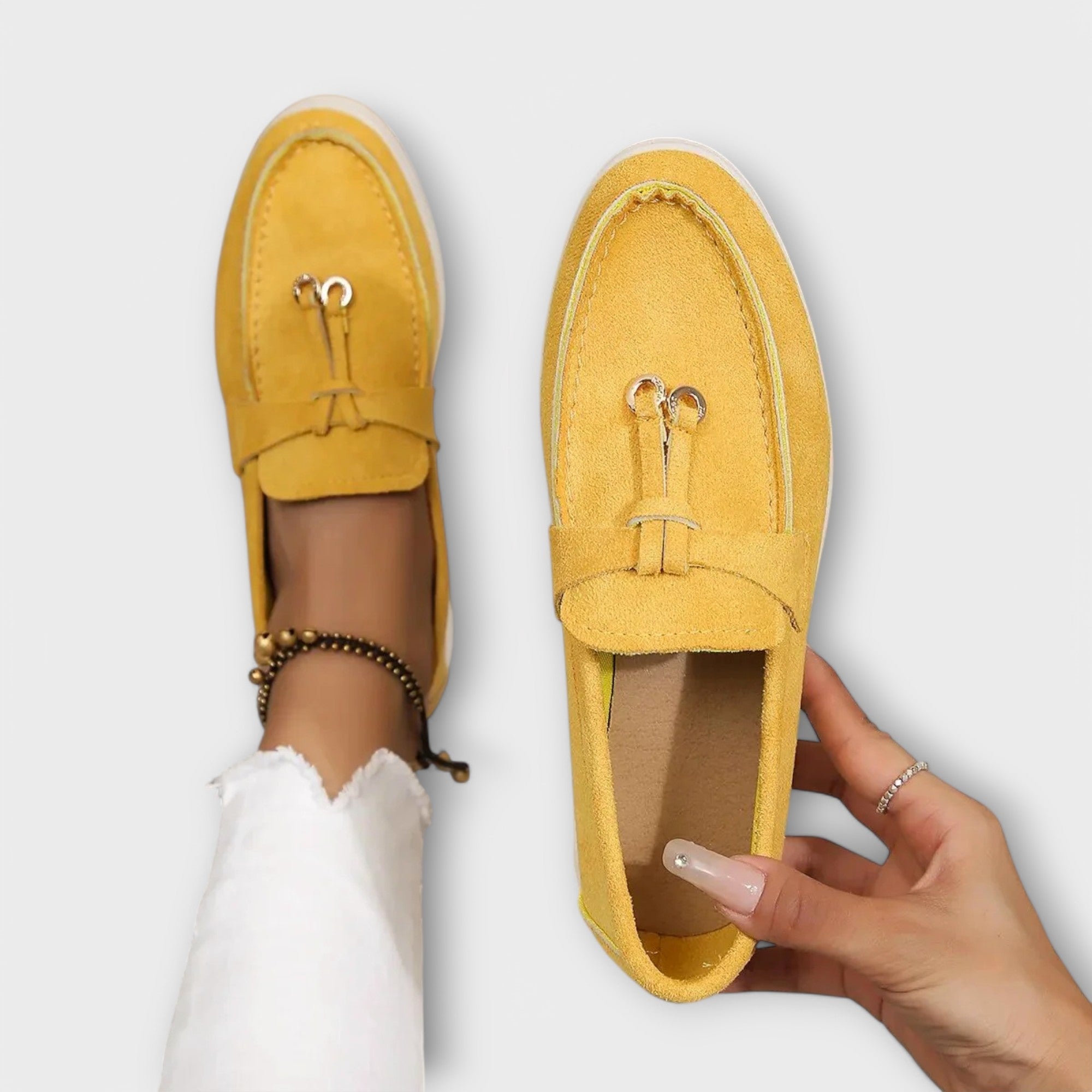 Alicia - Mocasines Femeninos Beiges con Cordón Decorativo